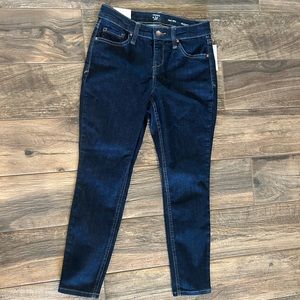NWT Crown & Ivy denim skinny jeans size 6 petite  short